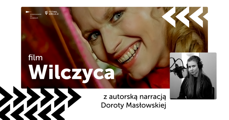 twarz dziwnie uśmiechniętej kobiety