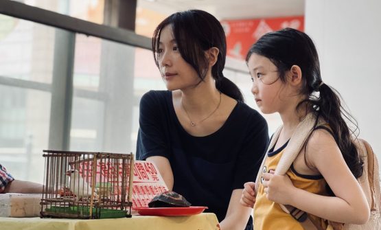 LEFT-HANDED GIRL. TO BYŁA RĘKA… DIABŁA!