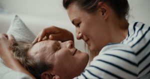 kadr z filmu być kochaną